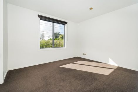 Photo of property in 100 Lake Road, Northcote, Auckland, 0627