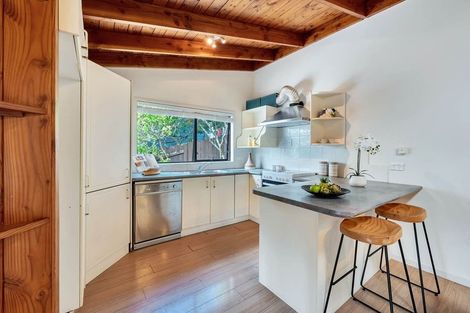 Photo of property in 34 Oaktree Avenue, Browns Bay, Auckland, 0630
