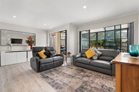 Photo of property in 1/8 Kells Place, Botany Downs, Auckland, 2010