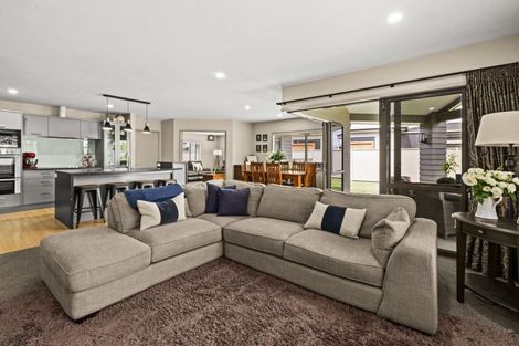 Photo of property in 323 Southland Place, Raureka, Hastings, 4120