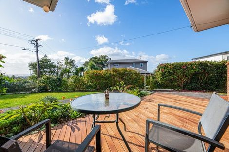 Photo of property in 8a Ava Avenue, Titirangi, Auckland, 0604