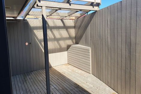 Photo of property in 27 Pahi Place, West Harbour, Auckland, 0618