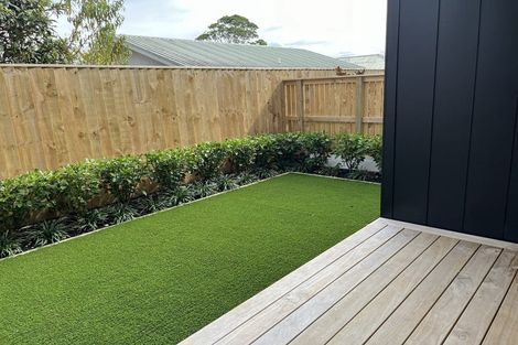 Photo of property in 27f Dawnhaven Drive, Te Atatu Peninsula, Auckland, 0610