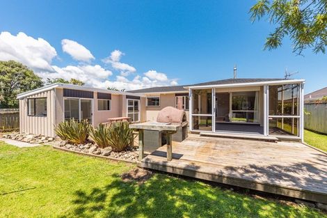 Photo of property in 23 Oriwa Street, Waikanae, 5036