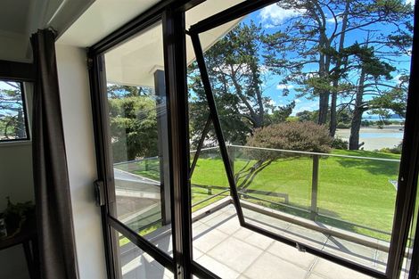 Photo of property in 5 Godwit Place, Waiuku, 2123