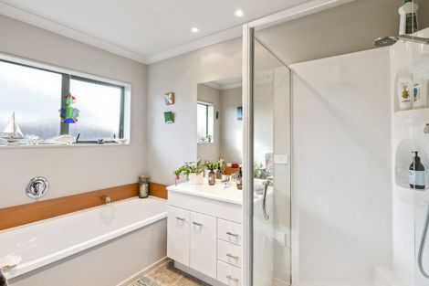 Photo of property in 17 Manhattan Court, Paraparaumu Beach, Paraparaumu, 5032