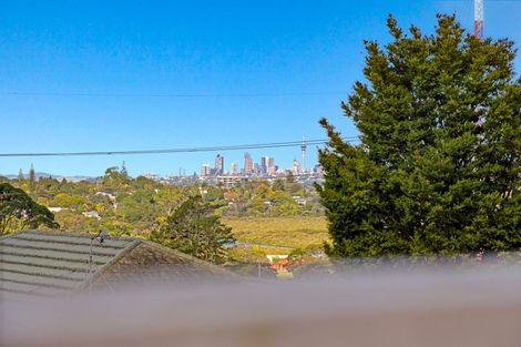 Photo of property in 14 Doone Place, Massey, Auckland, 0614