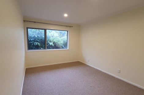 Photo of property in 3/104 East Coast Road, Forrest Hill, Auckland, 0620