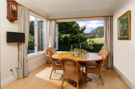 Photo of property in 38 Kaipara View Road, Helensville, 0875