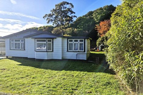 Photo of property in 8 South Street, Runanga, 7803