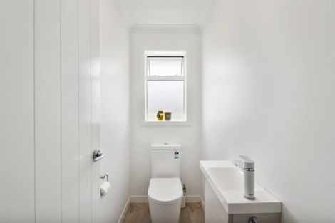 Photo of property in 10 Karaka Place, Kinloch, Taupo, 3377
