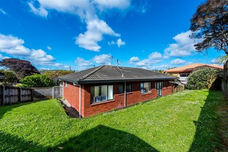 Photo of property in 30 Ginders Drive, Massey, Auckland, 0614