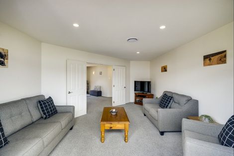 Photo of property in 8 Hanna Place, Havelock North, 4130