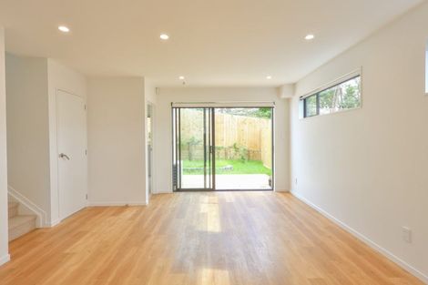 Photo of property in 25 Hutchinson Avenue, New Lynn, Auckland, 0600
