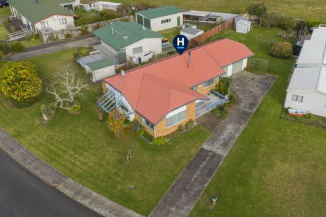 Photo of property in 16 Meadow Drive, Whitianga, 3510