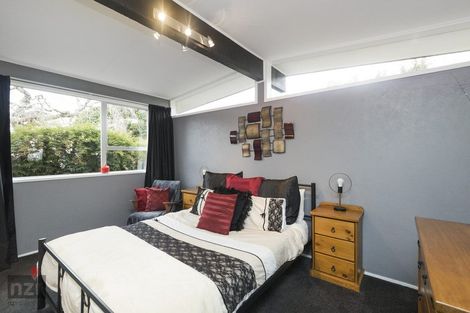 Photo of property in 12 Wikiriwhi Crescent, Awapuni, Palmerston North, 4412