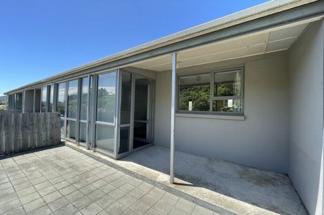 Photo of property in 2/1 Angle Street, Picton, 7220