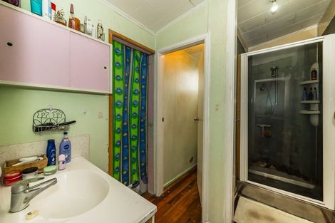 Photo of property in 16 Walton Road, Paraparaumu Beach, Paraparaumu, 5032