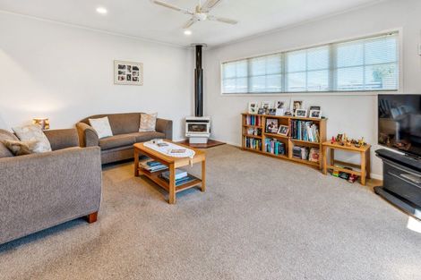 Photo of property in 5 Rene Place, Sunnyhills, Auckland, 2010