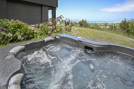 Photo of property in 58 Te Apiti Road, Waimarama, Havelock North, 4294