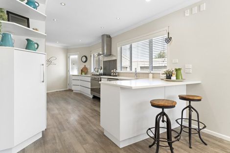 Photo of property in 72 Kuratawhiti Street, Greytown, 5712