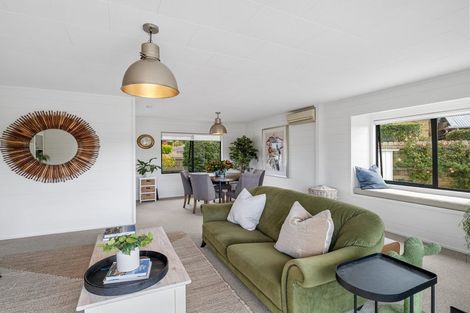 Photo of property in 2 Kassa Rise, Helensville, 0800