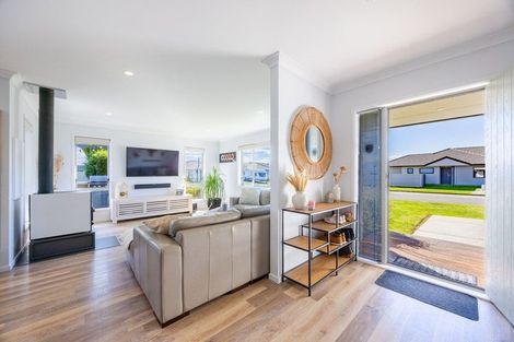 Photo of property in 2 Aparima Place, Awatoto, Napier, 4110