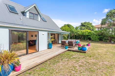 Photo of property in 9 Nuhaka Place, Paraparaumu Beach, Paraparaumu, 5032
