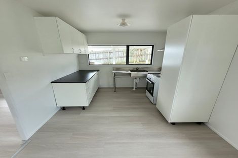 Photo of property in 1/100 Birkdale Road, Birkdale, Auckland, 0626