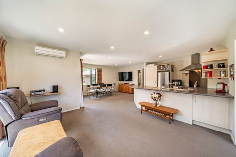 Photo of property in 14 Tararua Close, Aotea, Porirua, 5024