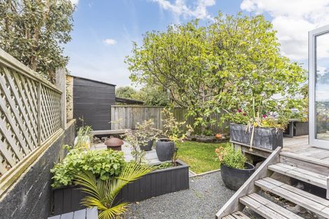 Photo of property in 14a Ferry Street, Seatoun, Wellington, 6022