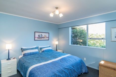 Photo of property in 3 Rewarewa Crescent, Waikanae, 5036