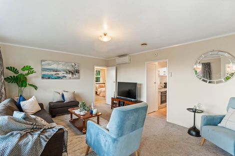 Photo of property in 1/32 Rosewarne Crescent, Glendene, Auckland, 0602