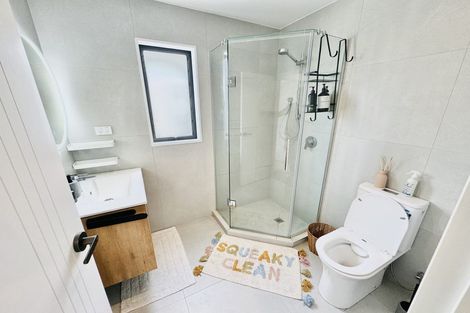 Photo of property in 64a Rosewarne Crescent, Glendene, Auckland, 0602