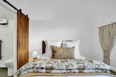 Photo of property in 8 Hobday Lane, Mount Pleasant, Christchurch, 8081