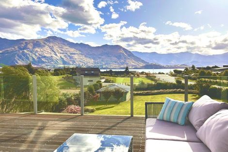Photo of property in 28 Minaret Ridge, Wanaka, 9305