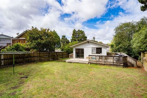 Photo of property in 90 Kemp Road, Massey, Auckland, 0614