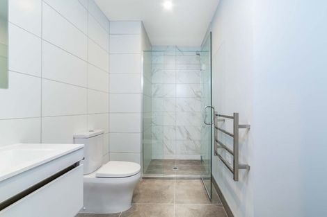 Photo of property in 44 Compton Street, Hillcrest, Auckland, 0627