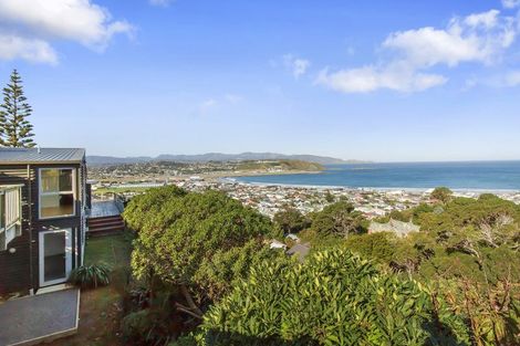 Photo of property in 13 Bella Vista, Melrose, Wellington, 6023