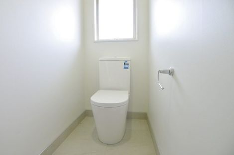 Photo of property in 104 Kingdale Road, Henderson, Auckland, 0610