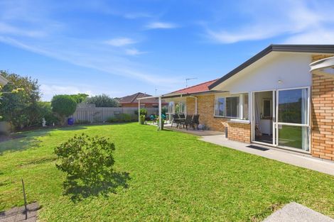 Photo of property in 30 Russley Drive, Mount Maunganui, 3116