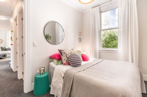 Photo of property in 18 Portland Crescent, Thorndon, Wellington, 6011