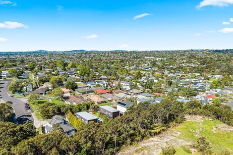 Photo of property in 28 Shah Place, Glen Eden, Auckland, 0602