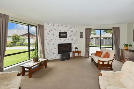 Photo of property in 11 Mcainch Place, Te Kamo, Whangarei, 0112
