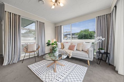 Photo of property in 16 Drury Street, Cloverlea, Palmerston North, 4412