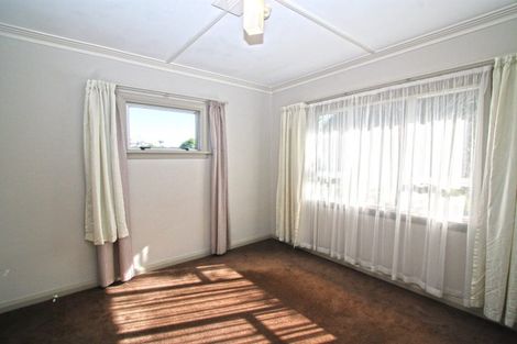 Photo of property in 4 Moana Crescent, Blagdon, New Plymouth, 4310