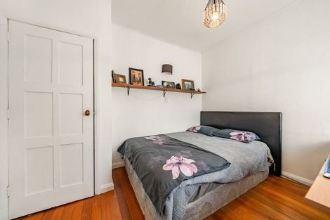 Photo of property in 52 Durham Crescent, Fairfield, Lower Hutt, 5011