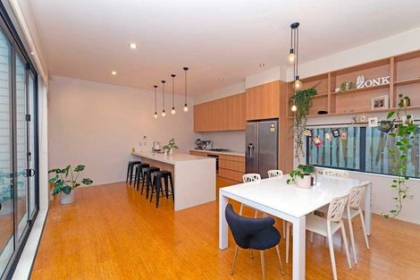 Photo of property in 8a Elcoat Avenue, Henderson, Auckland, 0612