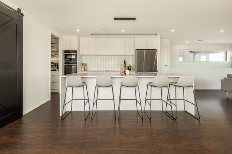 Photo of property in 94 Kotare Street, Waikanae, 5036