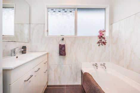 Photo of property in 27 Ferndale Place, Feilding, 4702